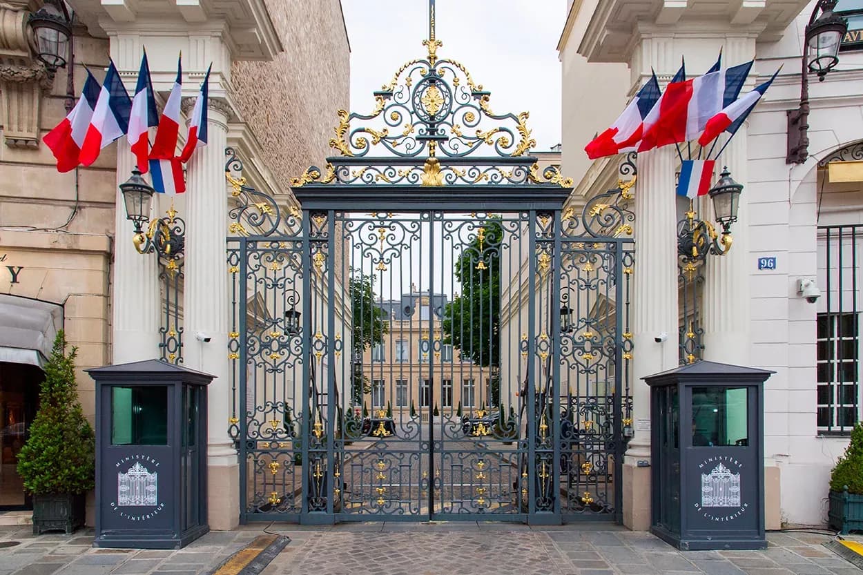 Relations publiques & institutionnelles - Ministères - ( cyber-défense )